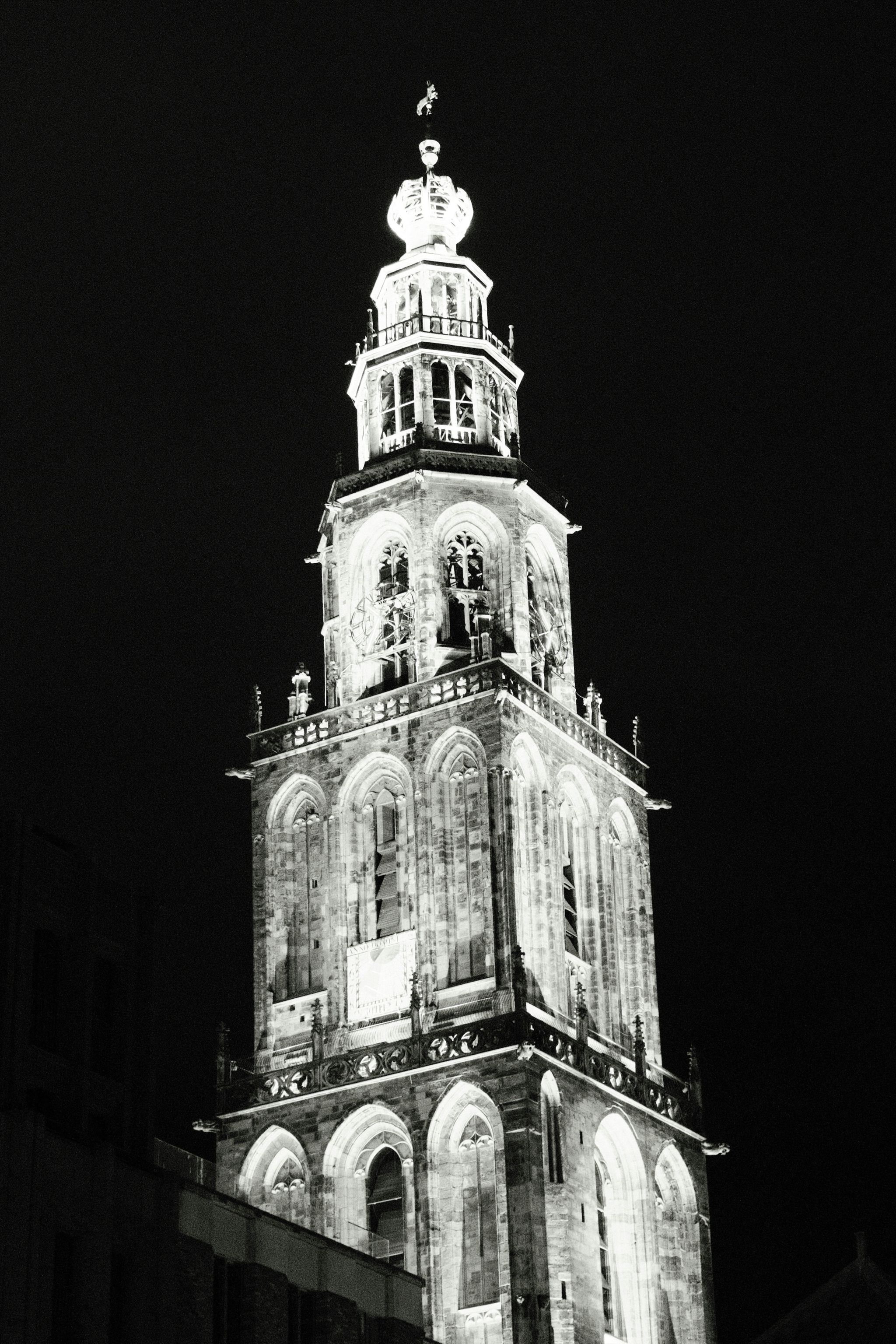 Martini-tower Groningen in black and white as seen from the square in front of the Forum.