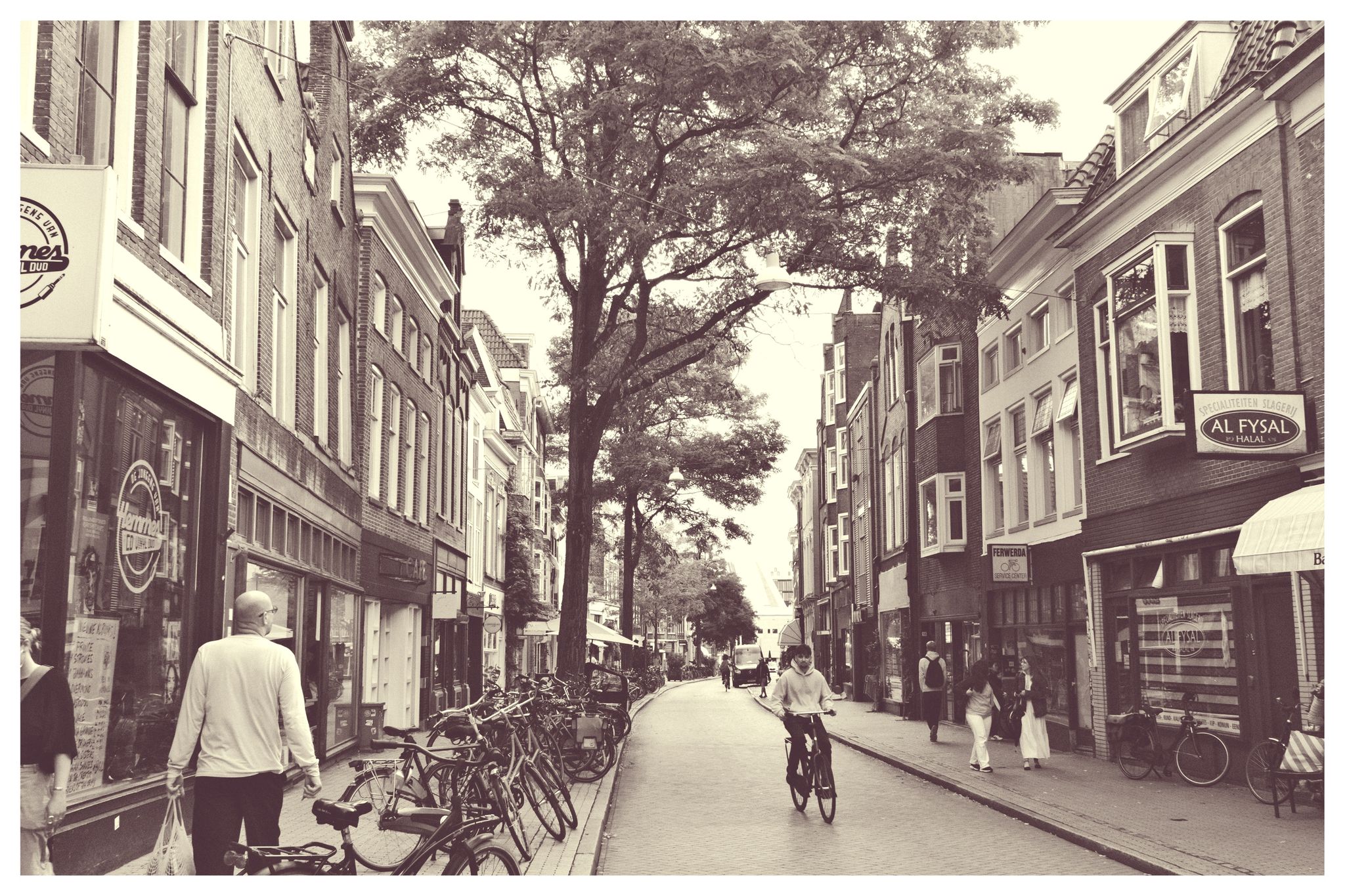 2026 Steentilstraat 30, Groningen: 'Tabakspeciaalzaak de Steentil'